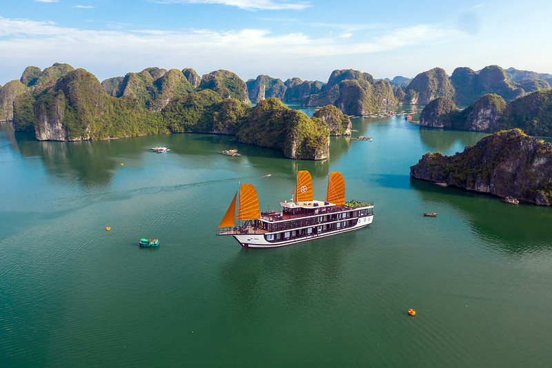 【新路線】2天1夜 下龍灣 & 蘭哈灣遊輪巡航之旅（五星級Peony Cruise）