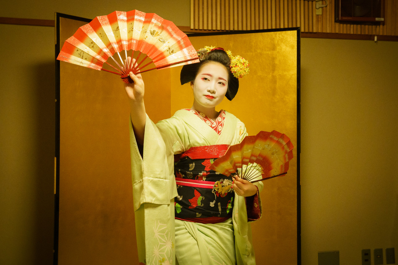 Kyoto Gion Cultural Walking Tour with Maiko Meeting