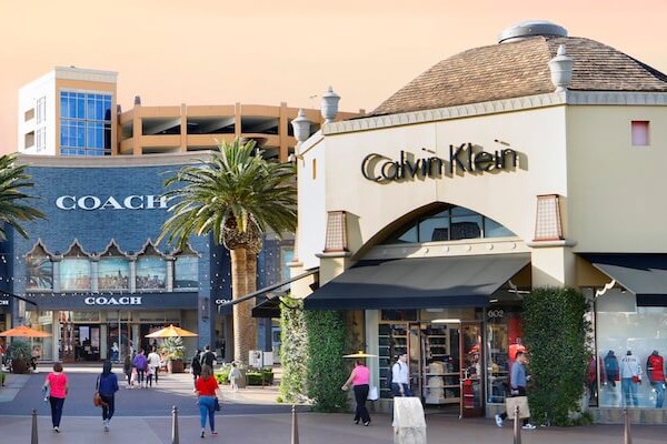 Transfer from Hotels to Citadel Outlets and LAX Airport Drop-Off