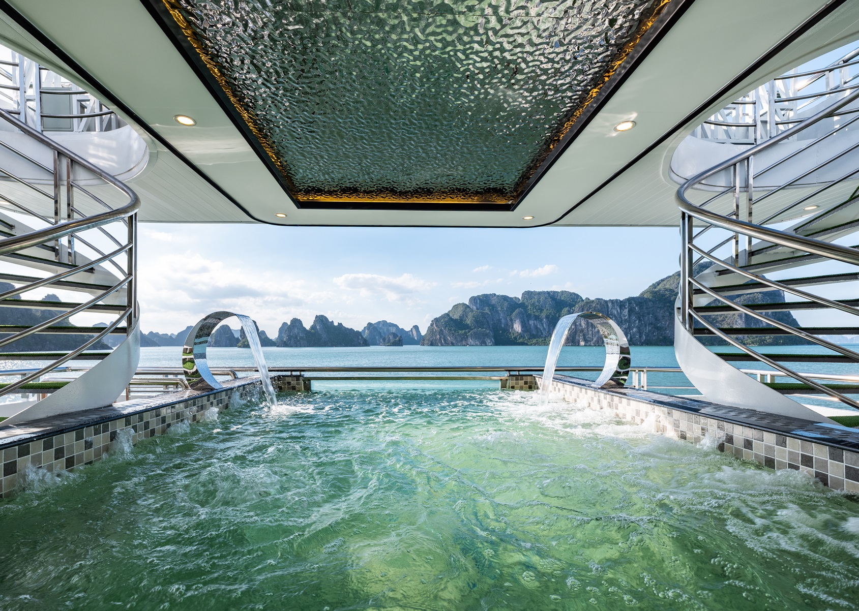 Otis Day Cruise：下龍灣 (Ha Long Bay) 驚訝洞 & 英雄島一日遊