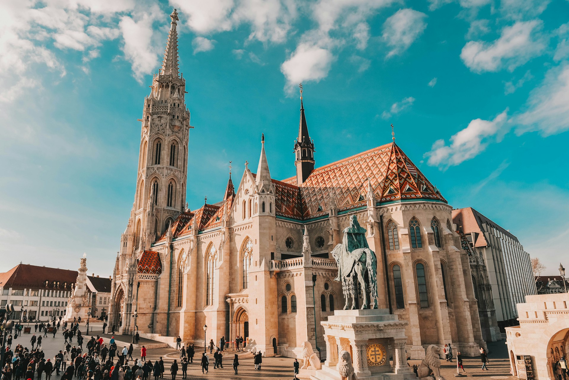Discover Budapest's Treasures: Metro Line 1 Scenic Tour
