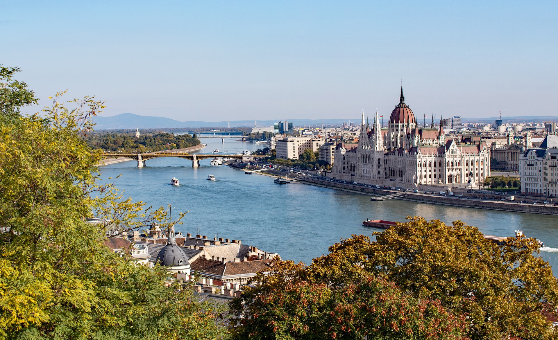 From Vienna: Budapest & Bratislava Guided One Day Tour