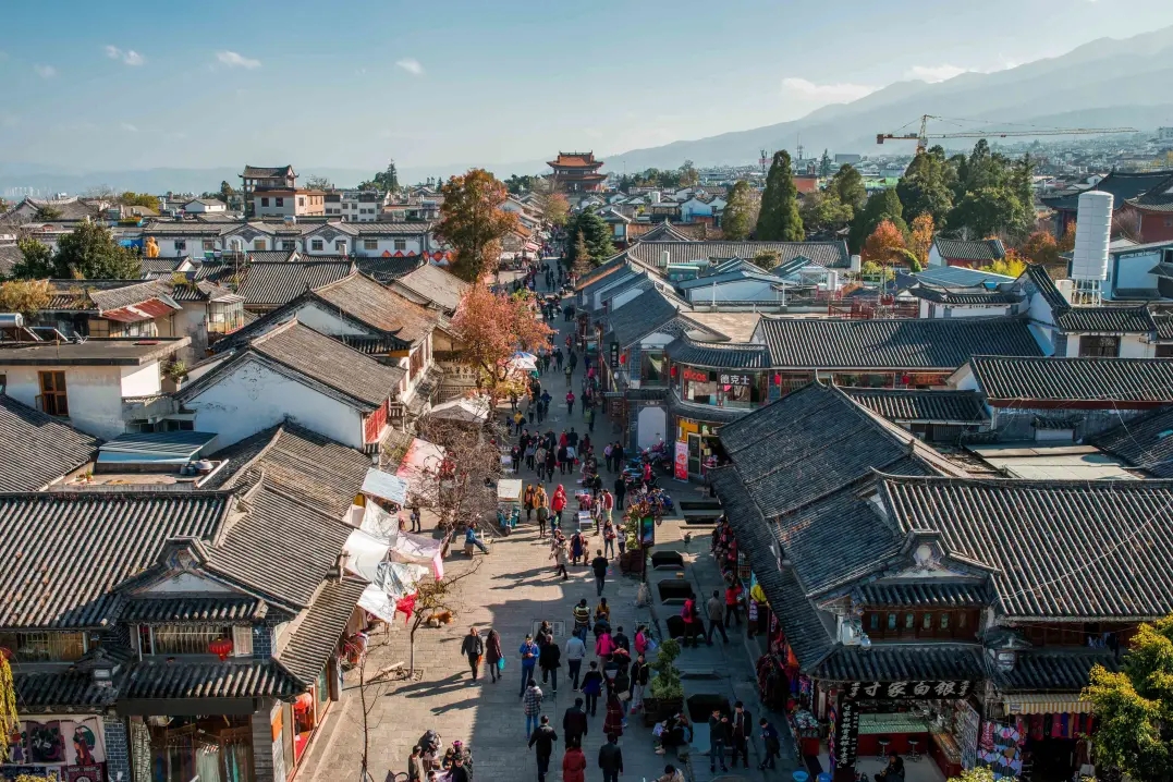 雲南滇西大理騰衝芒市6日（大理集散+喜洲+騰衝+溫泉體驗+和順古鎮+熱海+芒市金塔銀塔+大地茶海）
