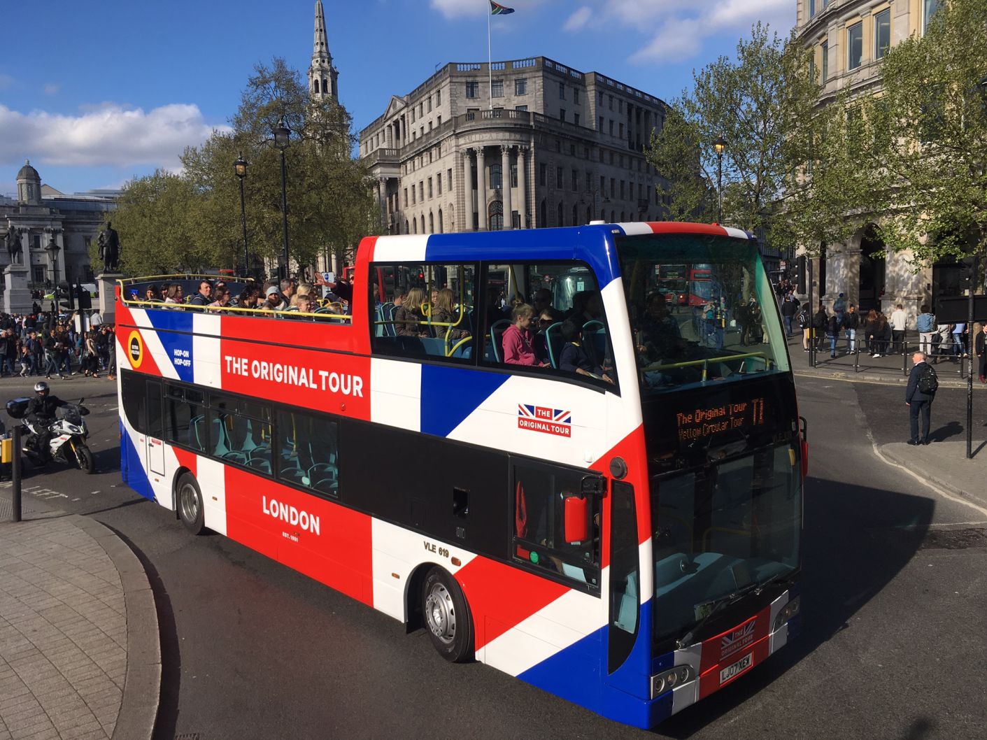 hop on and off bus in london