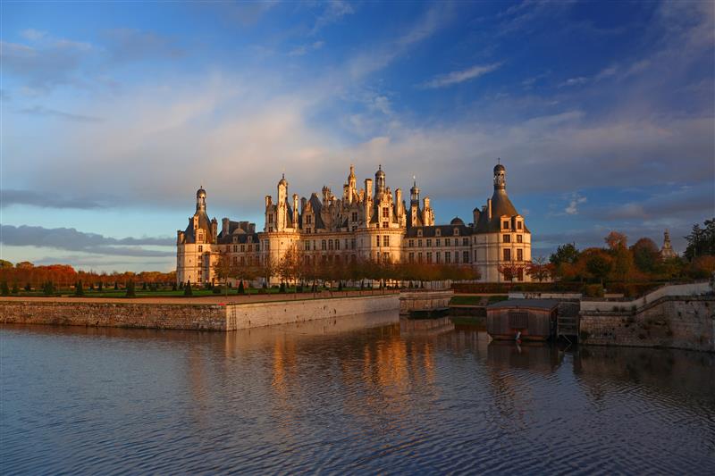 Loire Castles Day Trip and Wine Tasting Private trip from Paris