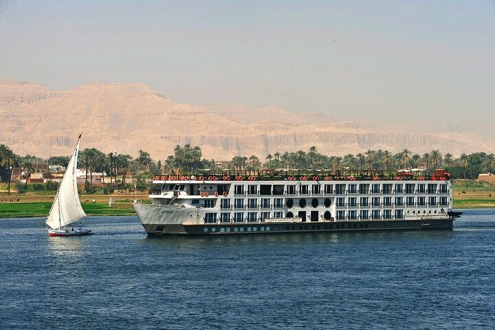 4-Day Nile Cruise Aswan and Luxor Hot Air Balloon with Abu Simbel