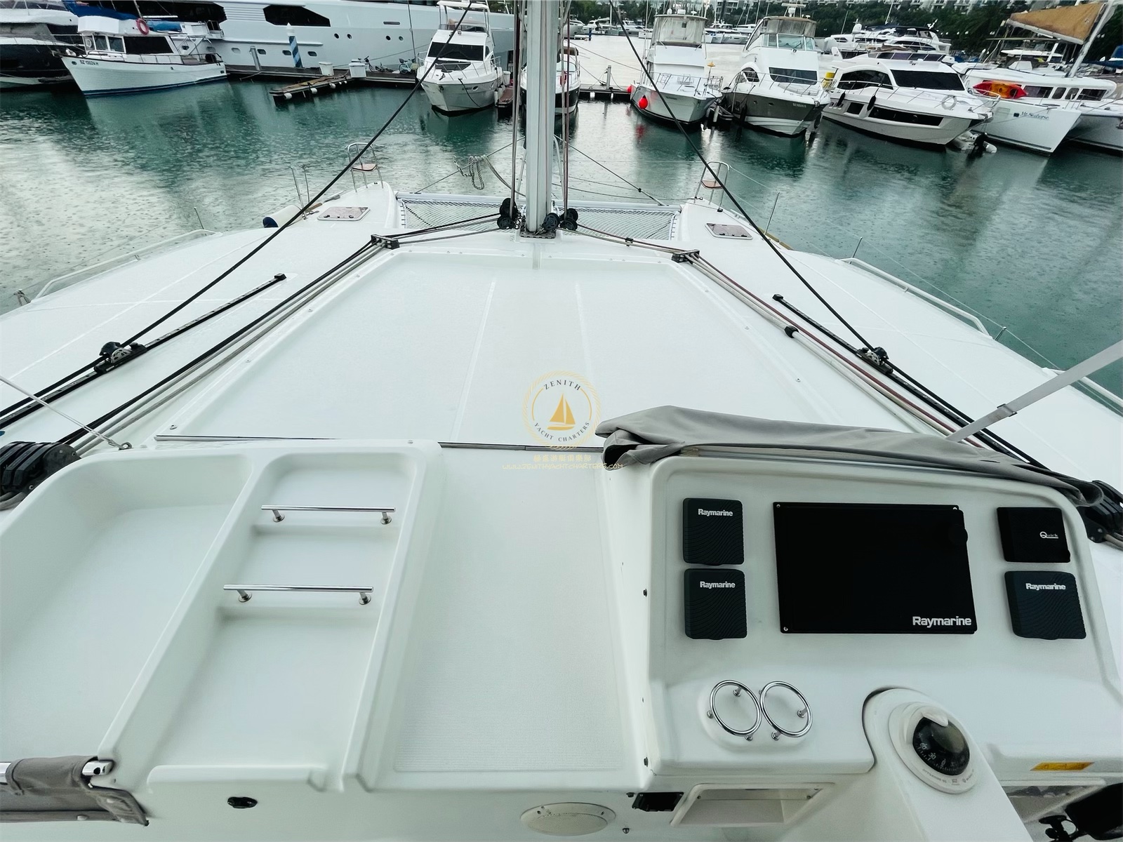 新加坡私人 Zen Sea 2 豪華遊艇租借（Zenithyachtcharters 提供）