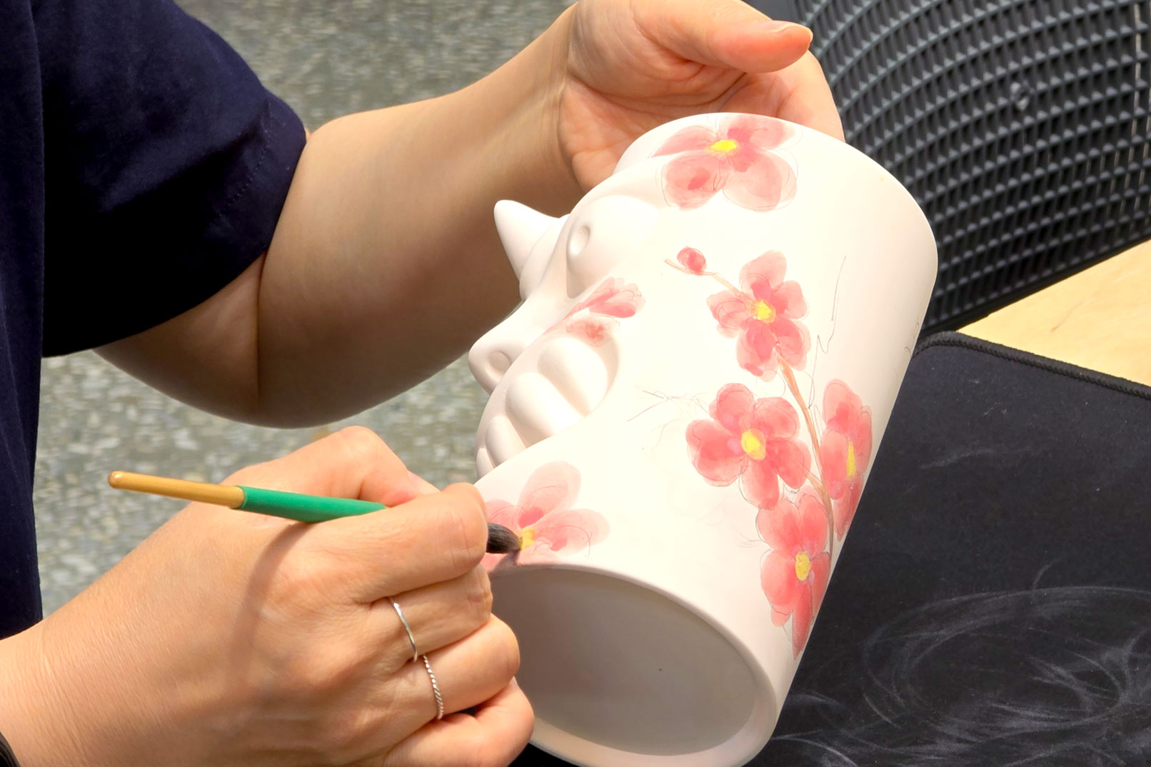 Korean Modern Pottery Experience: Coloring Techniques