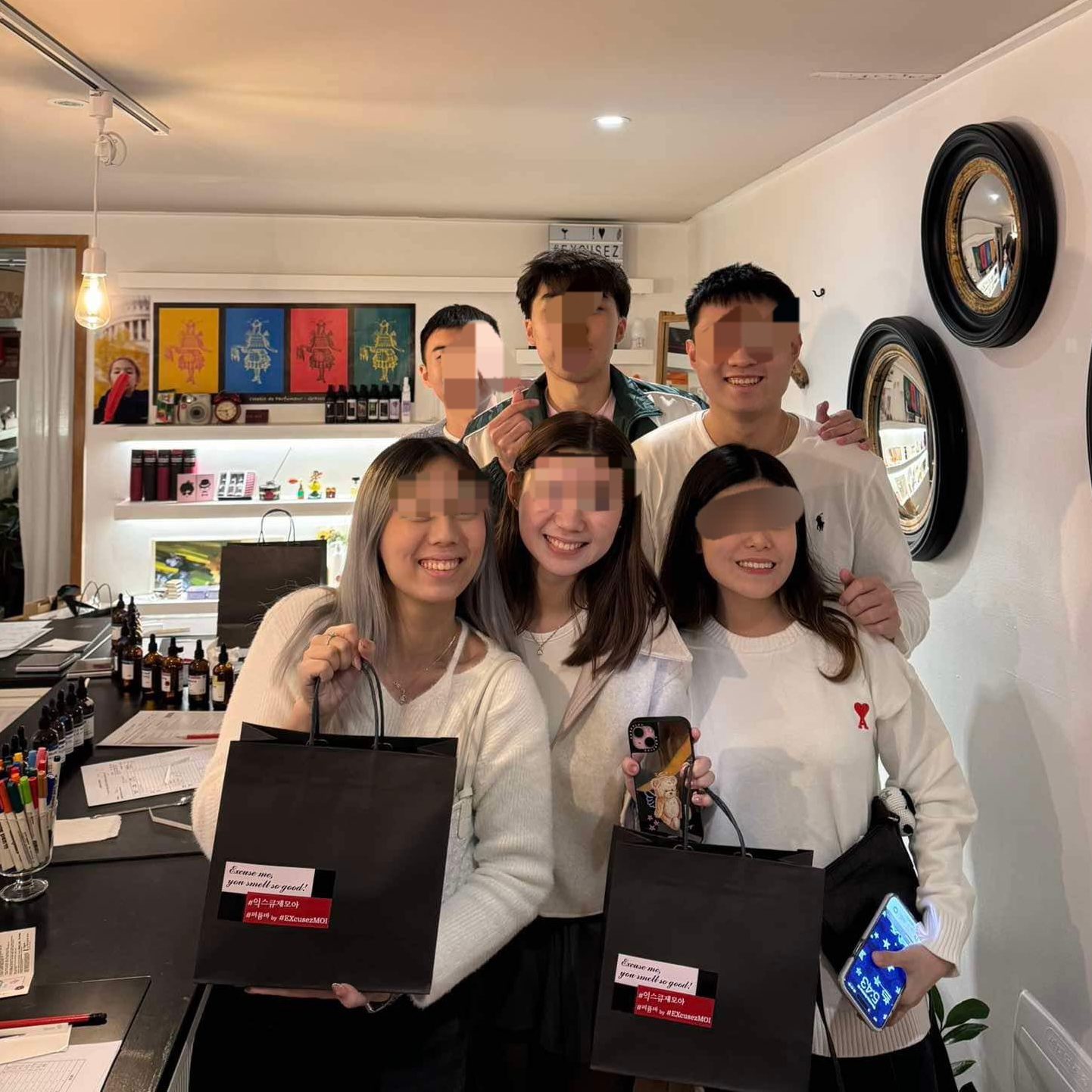 一起調製專屬香水，歡慶美好時刻！別忘了搭配服裝主題喔！