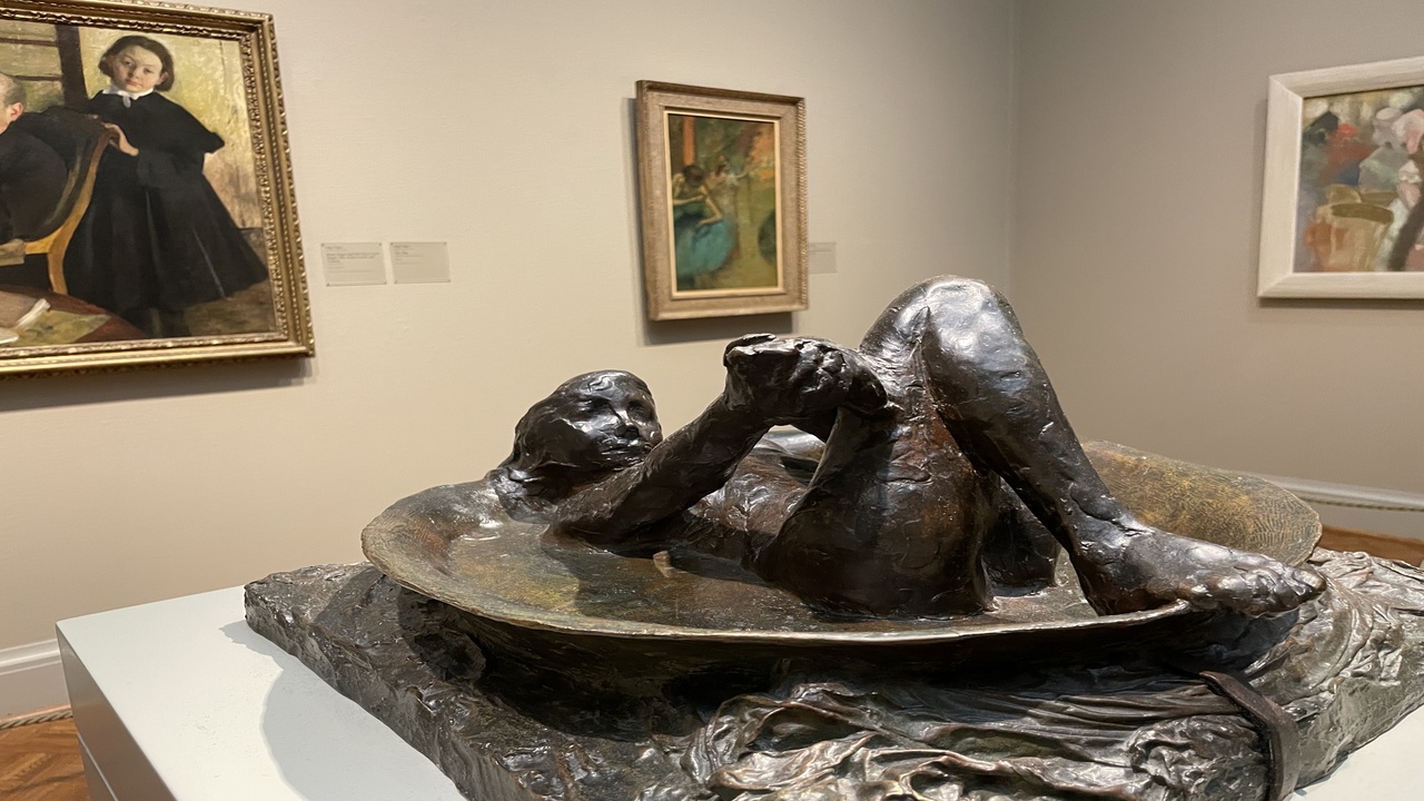 親身前往藝廊，欣賞精彩藝術作品