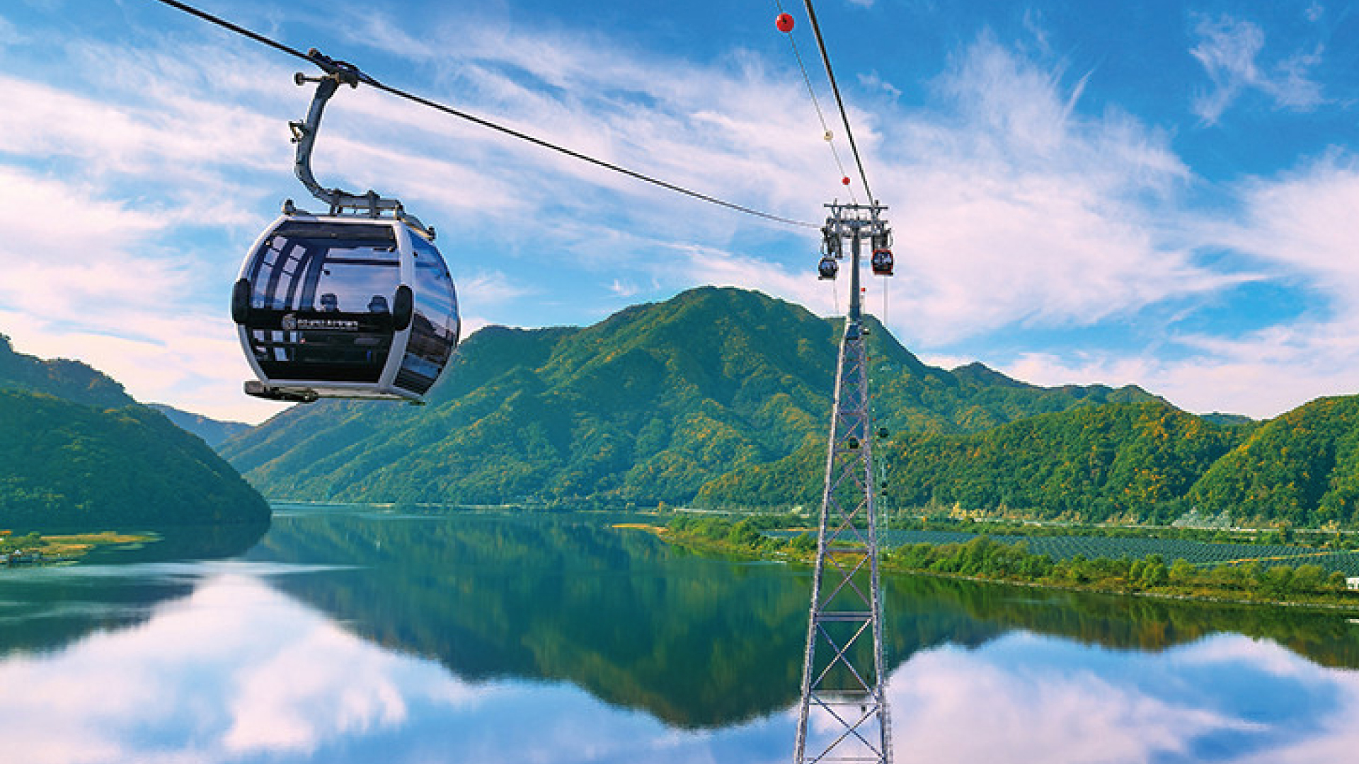 享受舒適旅程,飽覽湖光山色,春天繁花盛開、夏季綠意盎然,景色尤其迷人。 享受舒適旅程,飽覽湖光山色,春天繁花盛開、夏季綠意盎然,景色尤其迷人。