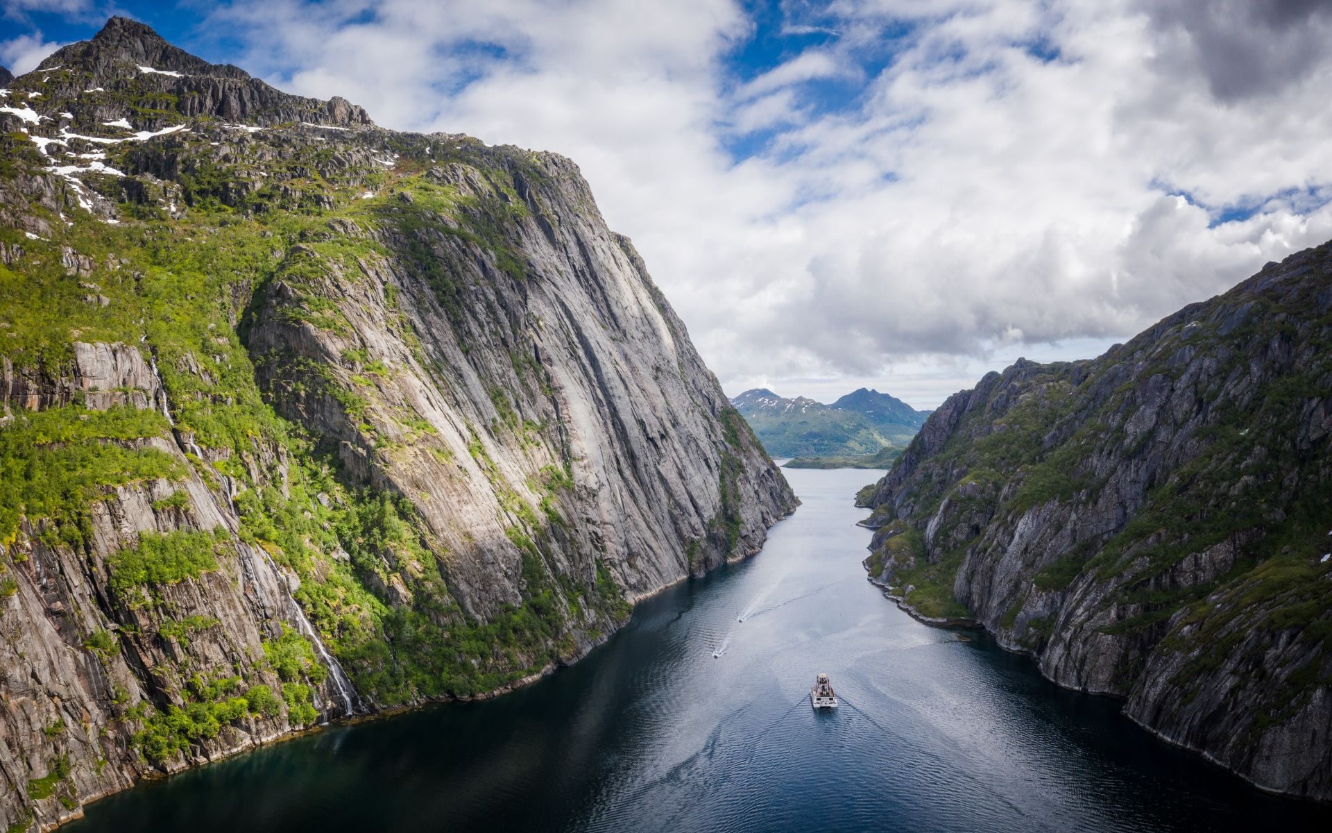 Trollfjord half-day cruise tour with eagle spotting from Svolvaer