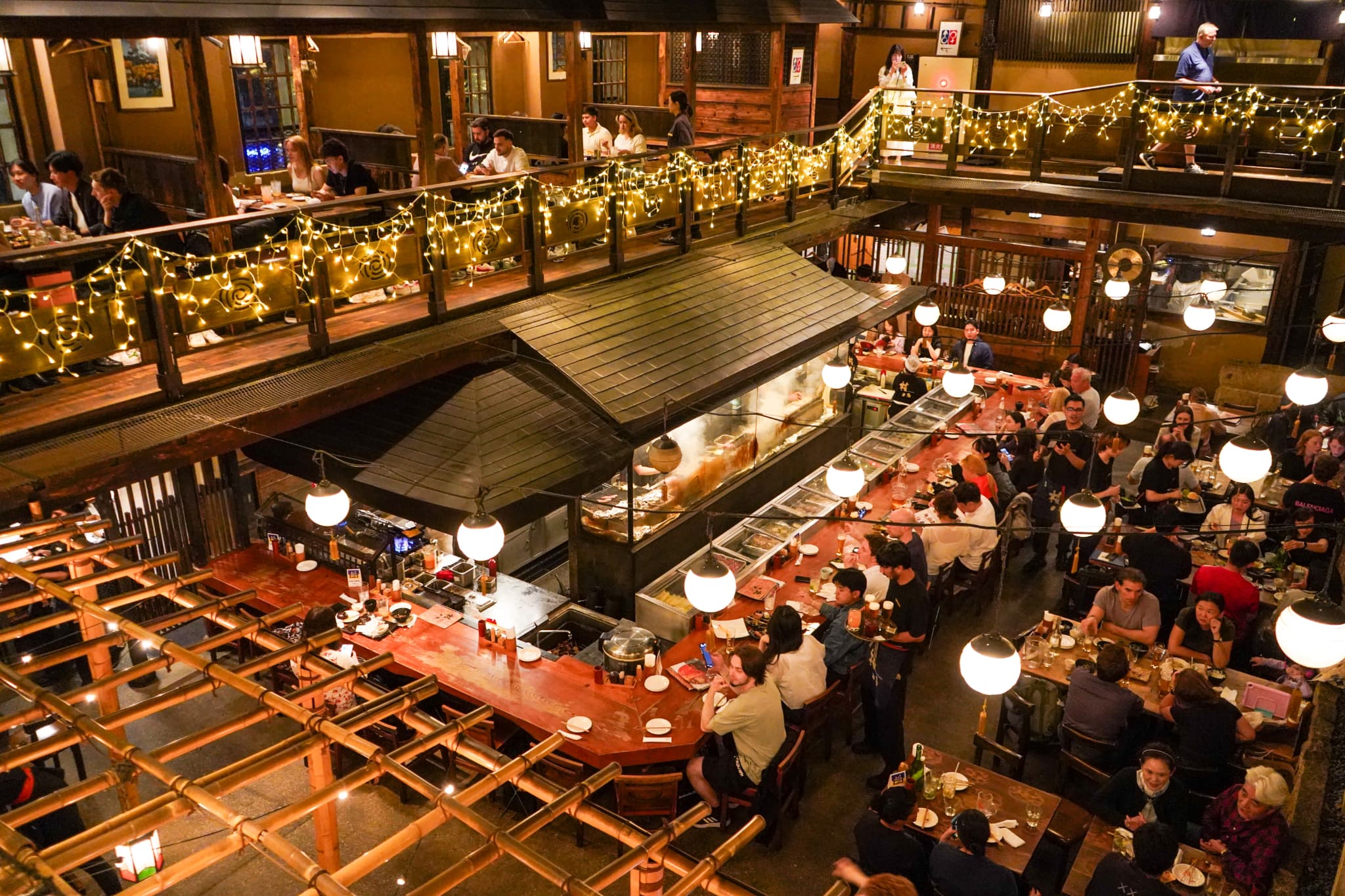 Only in Tokyo Nishi-Azabu Izakaya and Crazy Viral Staff Dance Bar