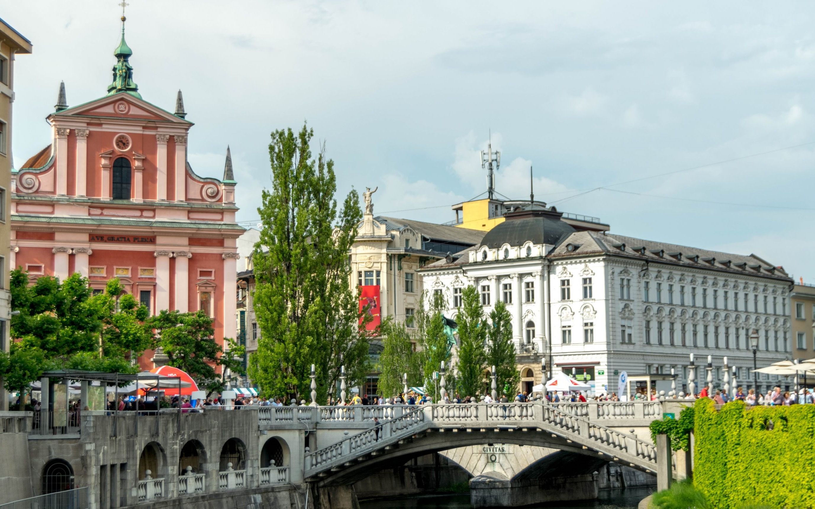 Postojna Cave & Ljubljana Old Town Private Full-Day Tour