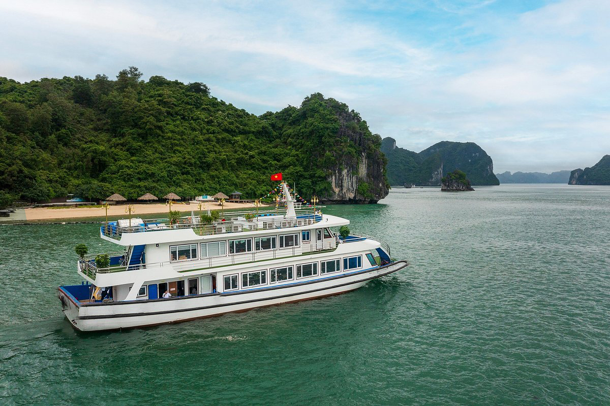 [路線二] 乘坐平陽 68 號豪華遊輪體驗下龍灣一日遊 (Ha Long Bay Day Tour By Luxury Binh An 68 Cruise)