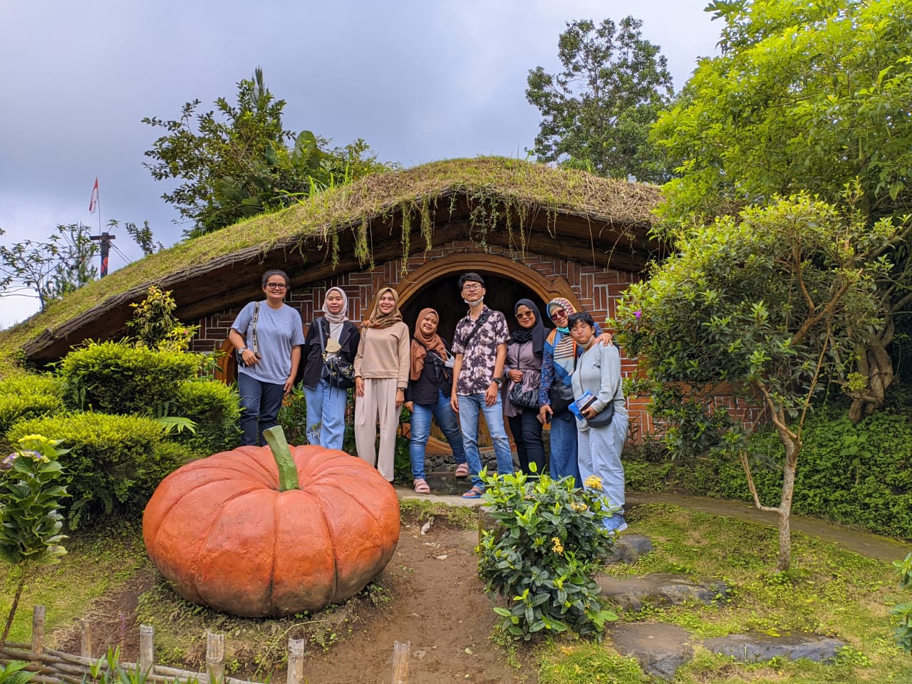 Yogyakarta 2-Day Private Borobudur & Prambanan Temples Tour