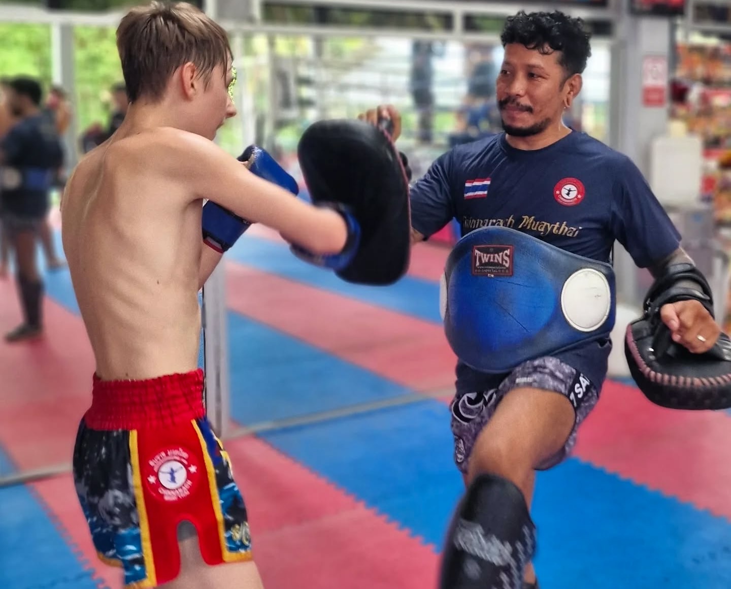 在泰拳課程中盡情揮灑汗水，即使是初學者也不用擔心！