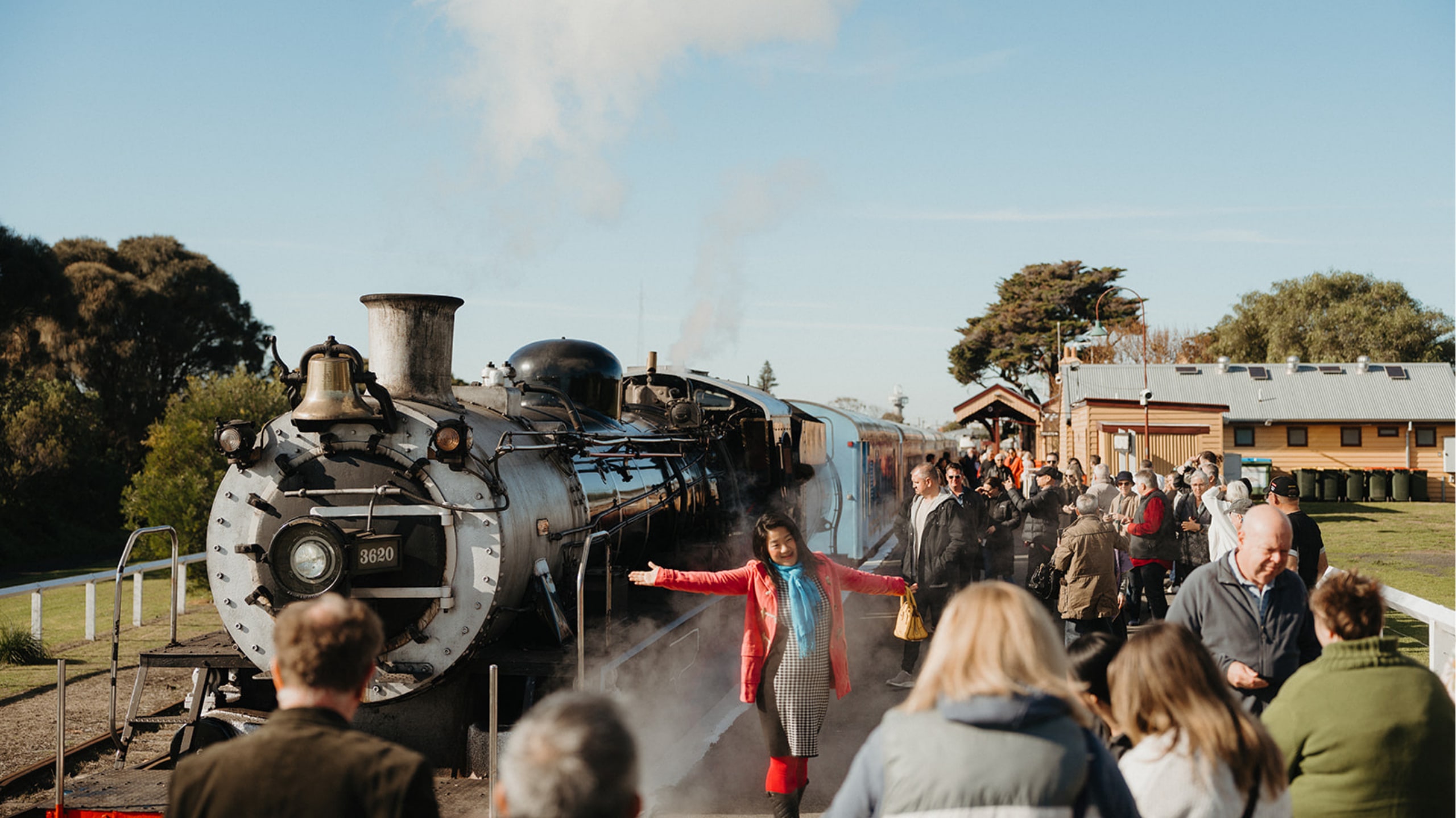 所有服務皆由復古蒸汽或柴油機車牽引行駛。