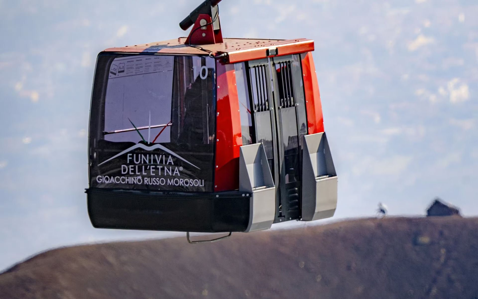 Mount Etna roundtrip cable car ticket in Nicolosi