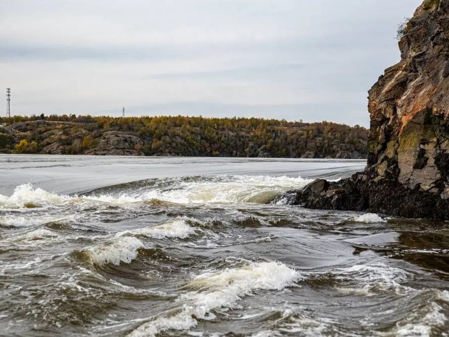 Watch the Reversing Rapids in action, a rare tidal event where the Saint John River reverses direction