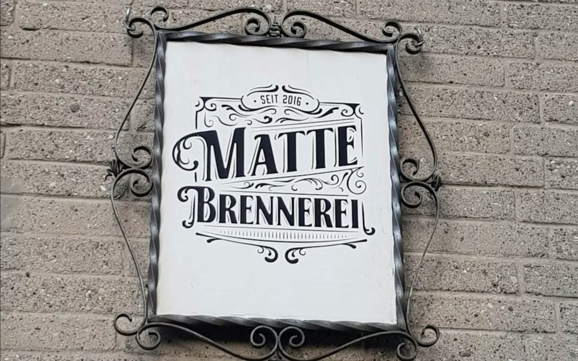 行程中，您將有機會參觀著名的 Matte 釀酒廠，體驗一場迷人的旅程。