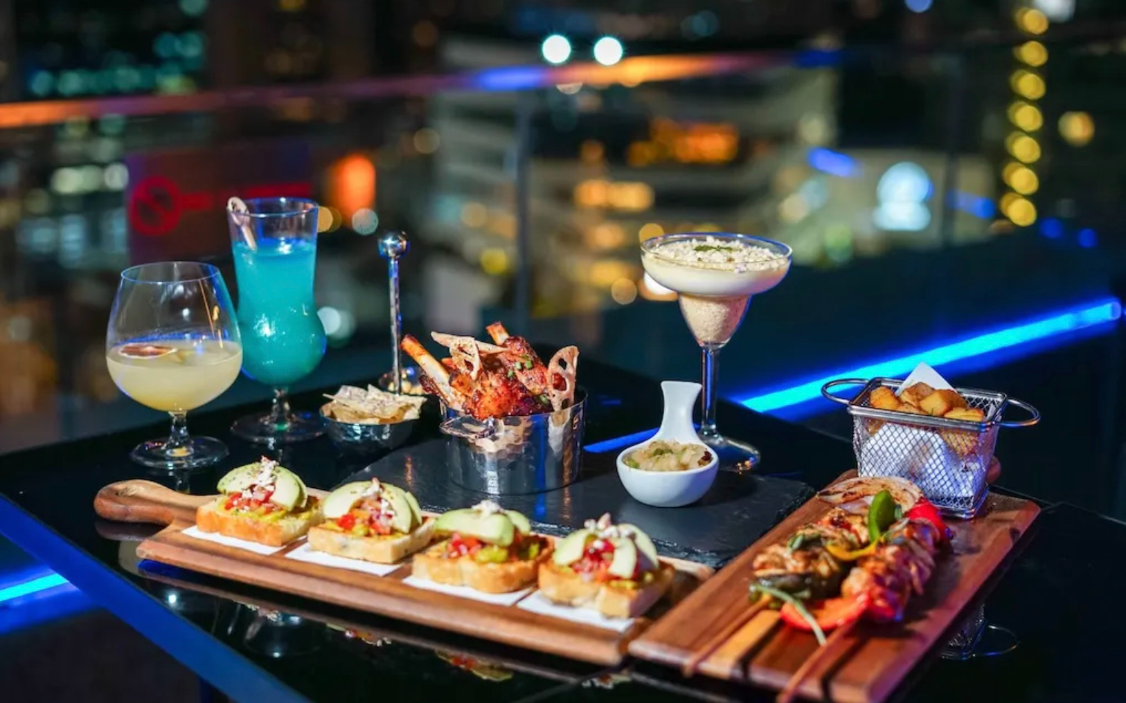 The Vue Rooftop Bar at Mercure Bangkok Sukhumvit 24