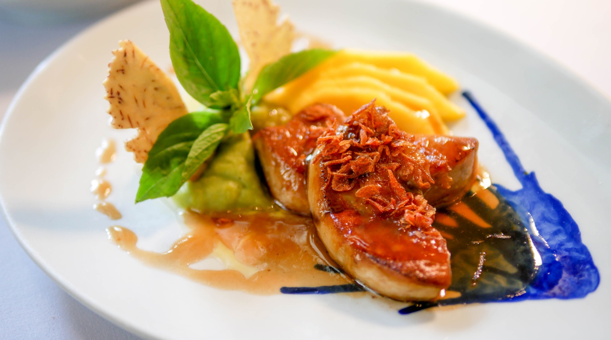 在藍象餐廳品嚐最初於古暹羅皇室宮廷中供應的精緻料理，提升您的味蕾享受！