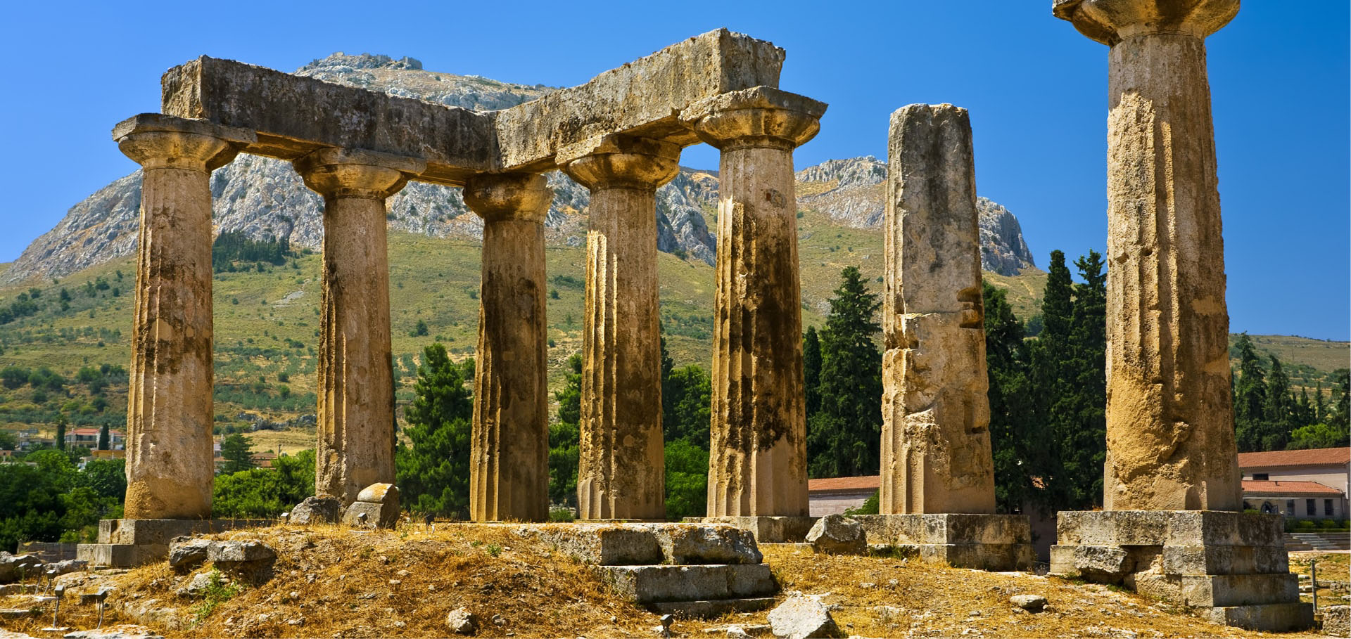 Exploring History and Beauty: Ancient Corinth and Nafplio Tour