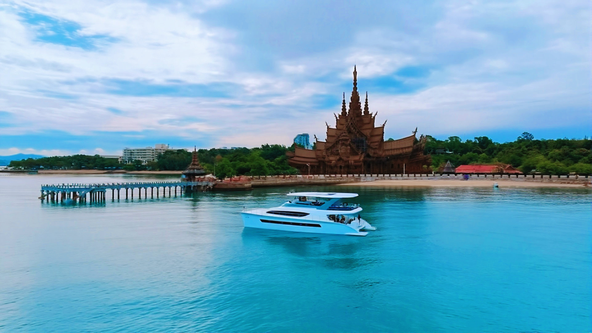 Pattaya 3 Islands Luxury Yacht with Hotel Transfer | Full Day Tour
