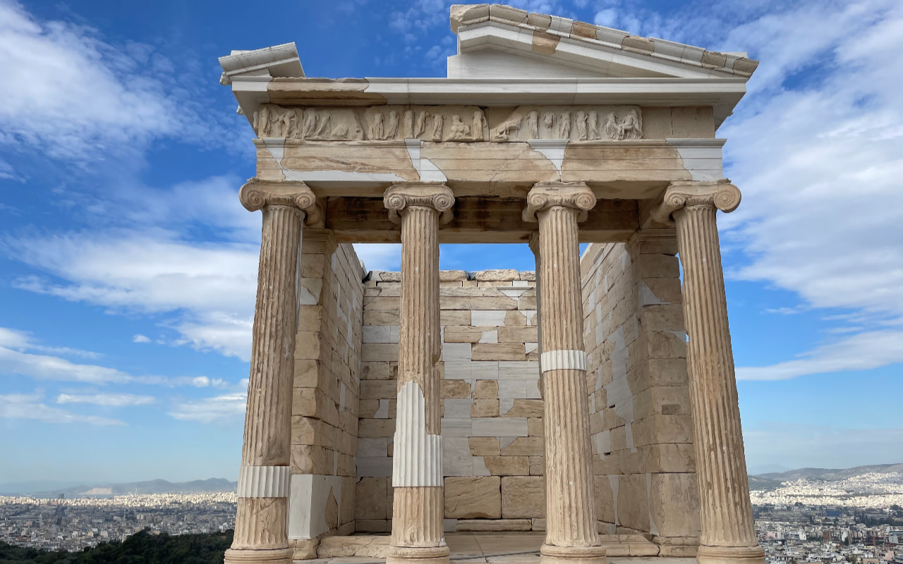 在專業導遊的帶領下，盡情探索雅典衛城，深入了解雅典豐富的歷史文化。