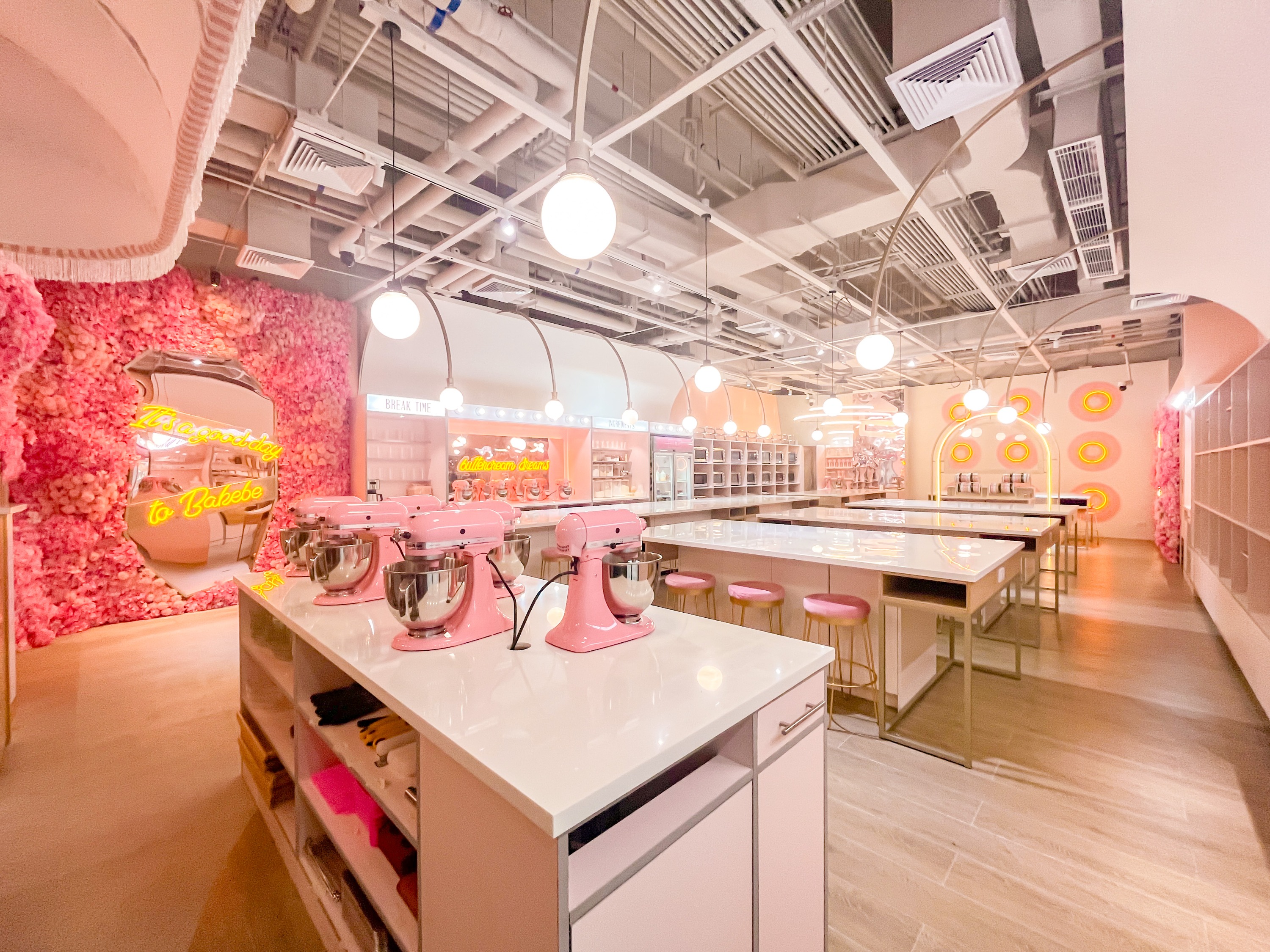 Co-baking Space in SM North Edsa by BakeBe