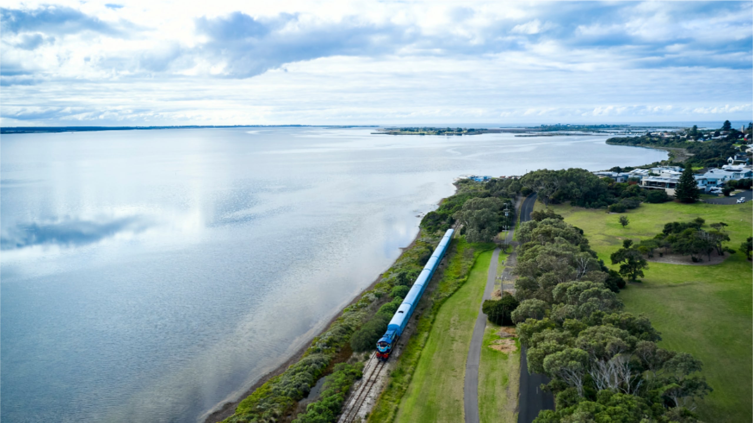 放鬆身心，盡情享受，讓世界從您身邊輕輕流過。