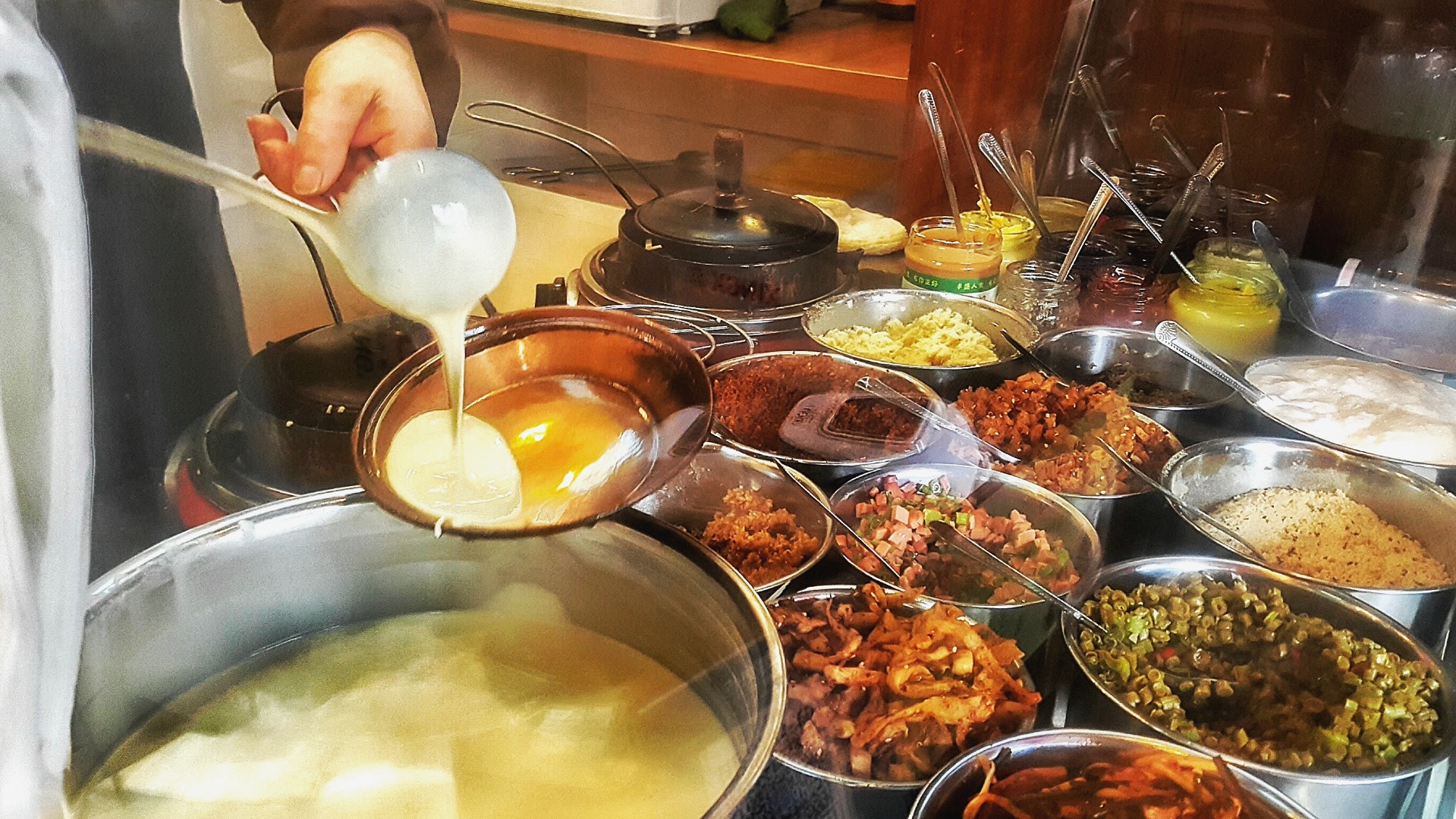 various chengdu cuisines in pots