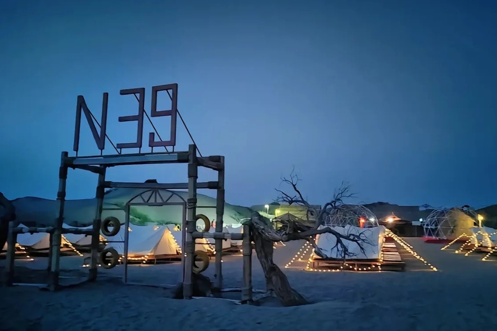 N39° Desert Camp: Experience the golden sand sea by day and embrace the starry desert sky by night. The camp is hidden 30 kilometers deep in the desert, far from the city, and hosts bonfire parties in the evening.