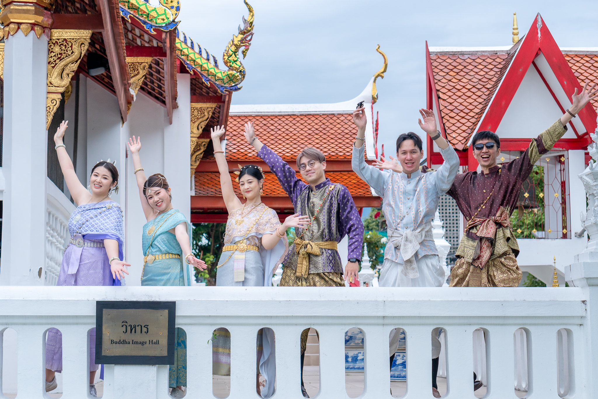 Shine together in authentic Thai style
