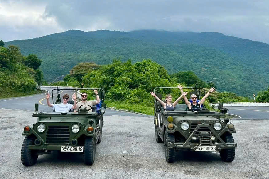 2D3N Ha Giang Off-Road Jeep Adventure with Sleeper Bus from Hanoi