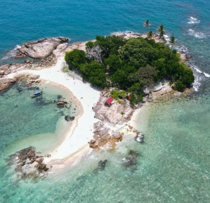 Pulau Penyusu Full-Day Island Escape Tour