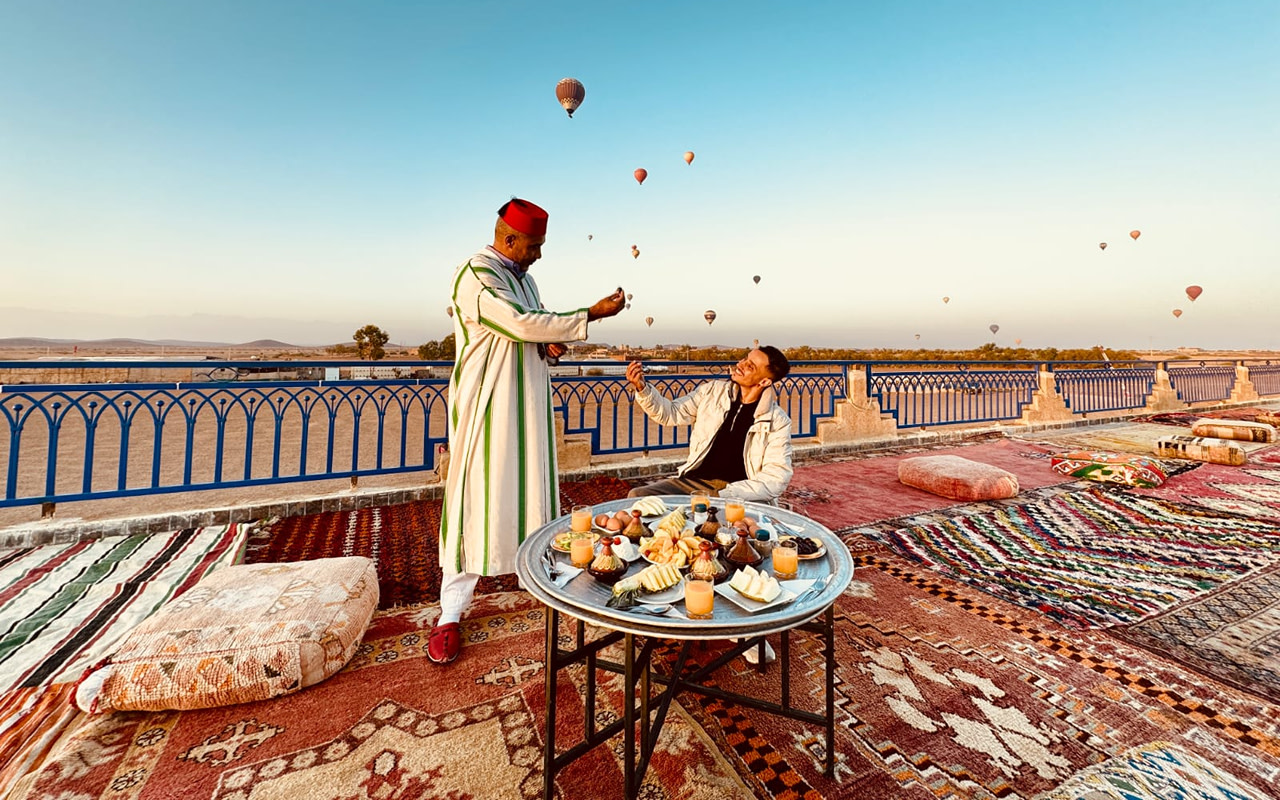Marrakech Sunrise Hot Air Balloon and Berber Breakfast Experience
