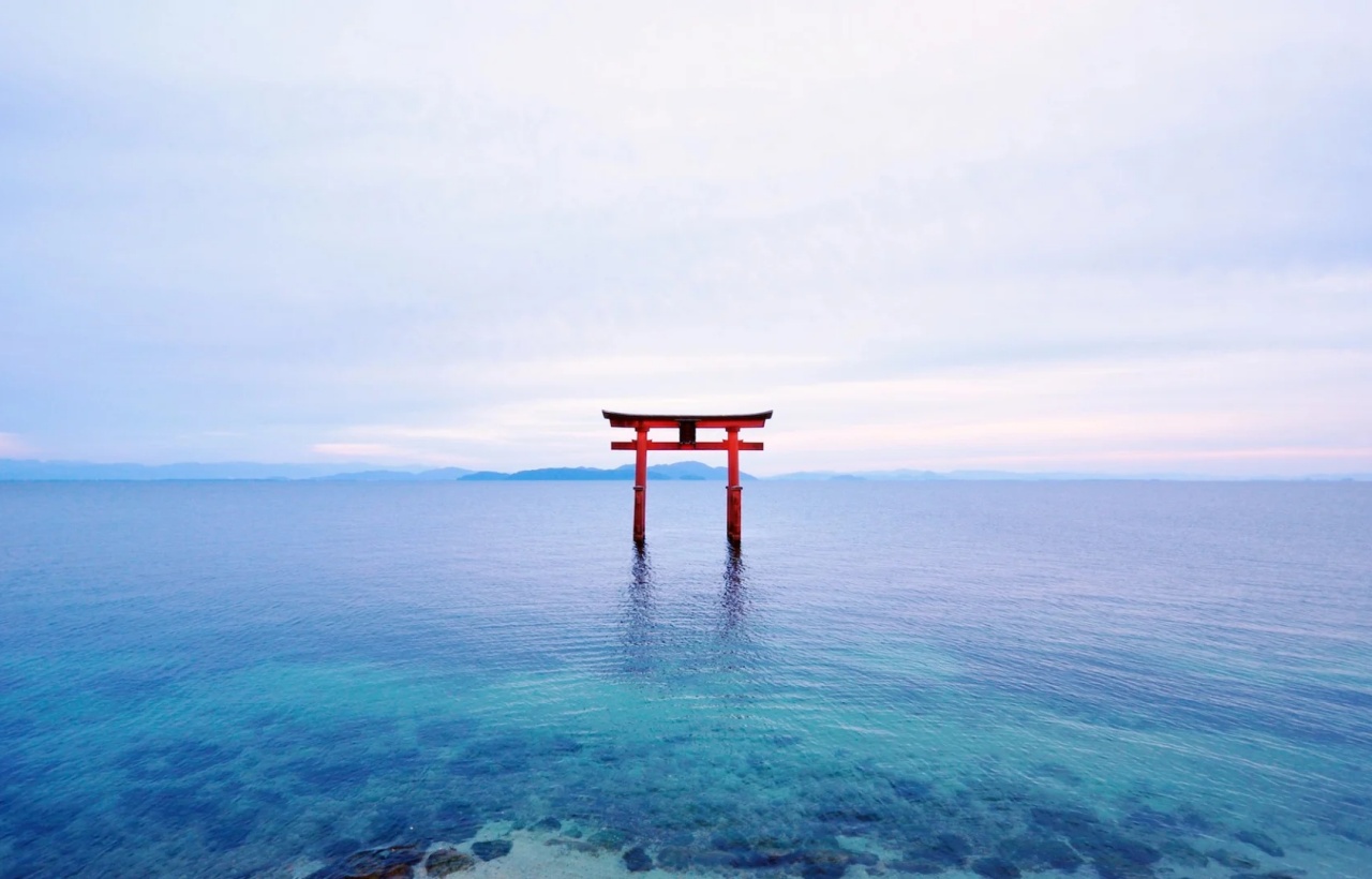 Lake Biwa Observatory, Shirahige Shrine, and Mangetsu-ji Temple Floating Temple Hall Day Trip