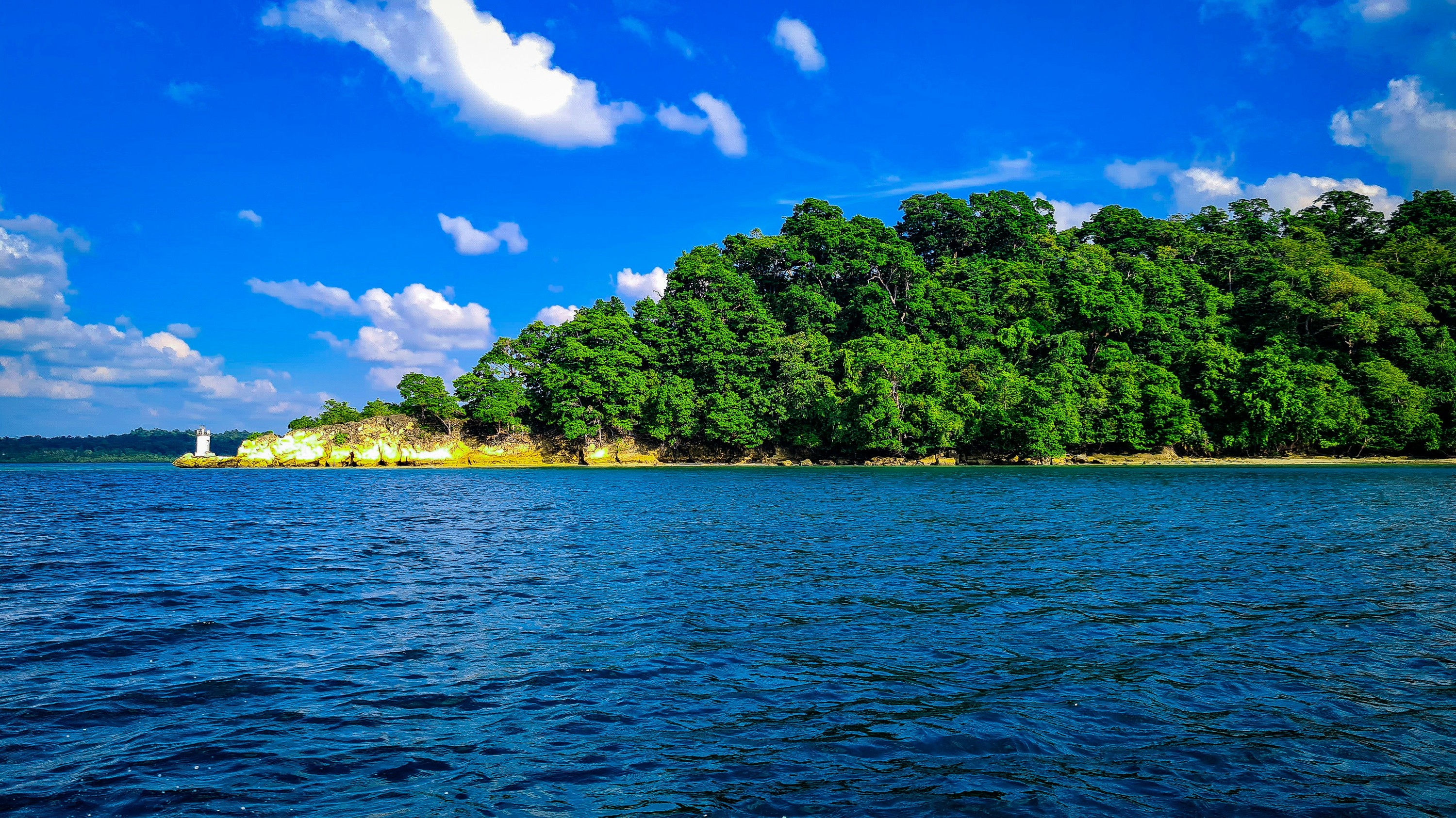 Port Blair: Havelock Island Day Trip with Ferry & Private Cab