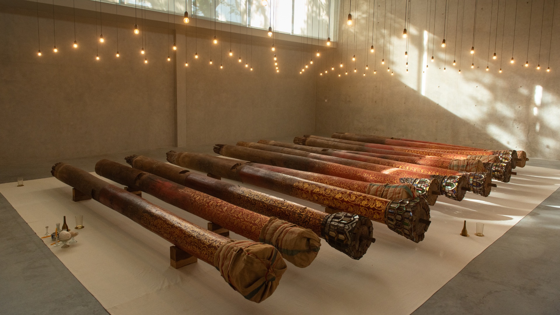 探索「(In)visible Presence」展覽，欣賞40位當代藝術家帶來的81件感官互動作品