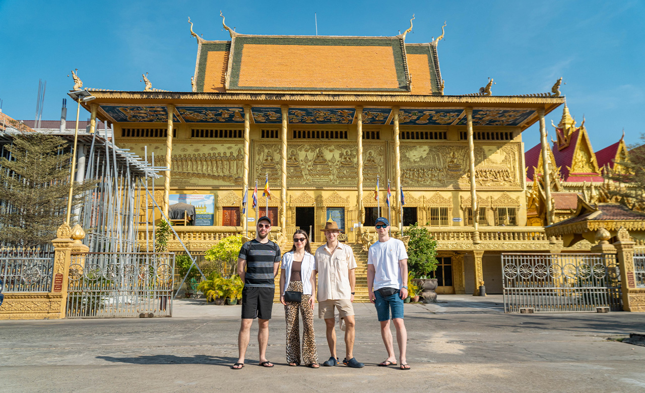 走訪柬埔寨的佛教寺廟，深入瞭解佛教文化