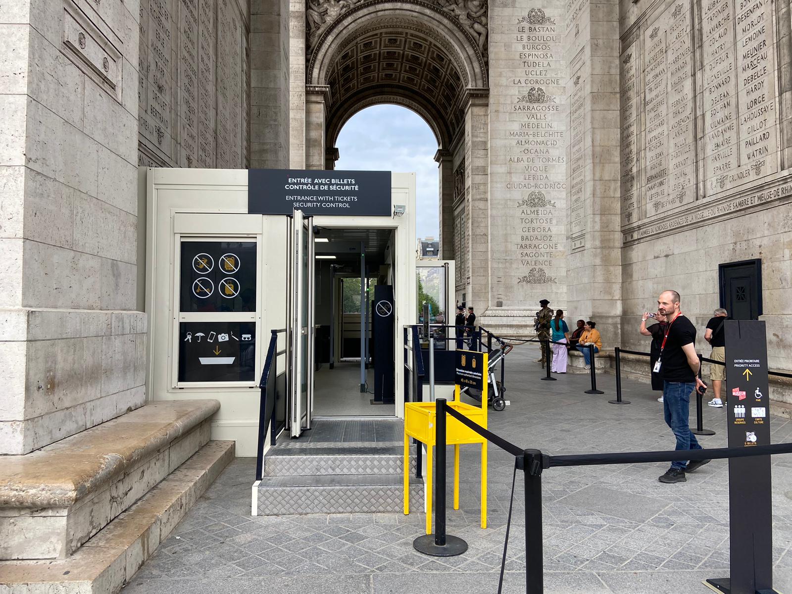 Arc de Triomphe entrance