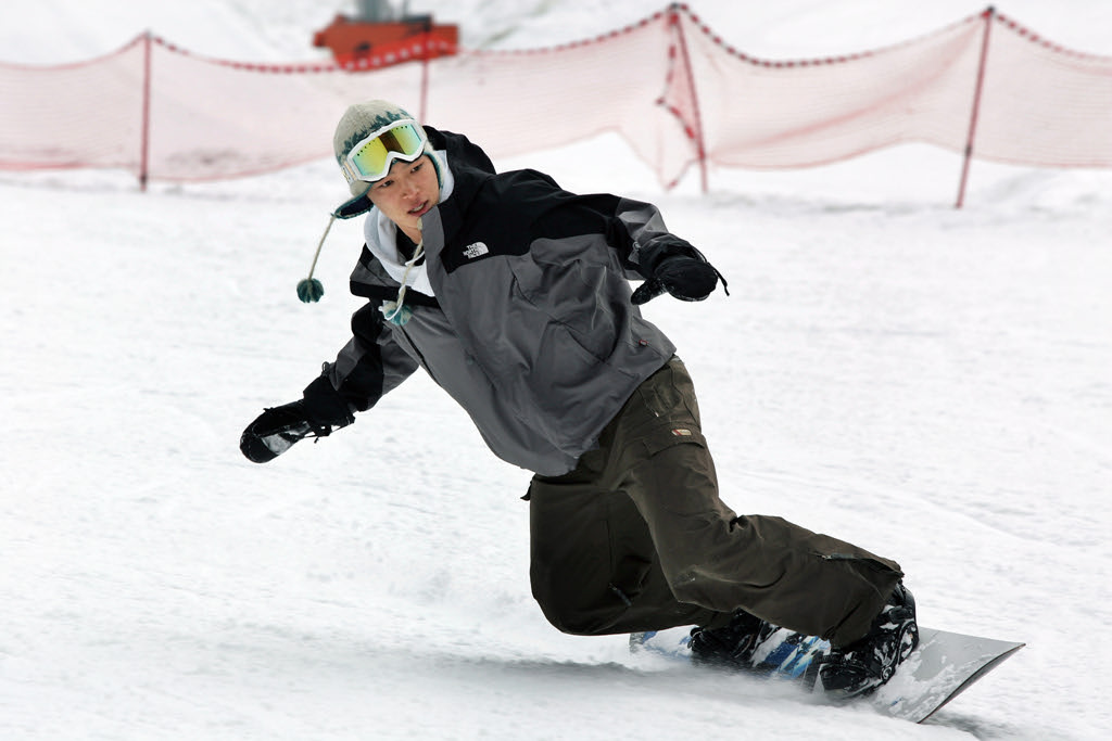 **Surcharge(s)**
 On-site addition⚠️ Basic ski instruction fee 20,000 KRW/person 
⚠️Helmet 10,000 KRW/person 
⚠️Goggles 10,000 KRW/person 
⚠️Protective gear (hip, knee) 10,000 KRW/person
⚠️ski gloves 10,000~20,000 KRW/person