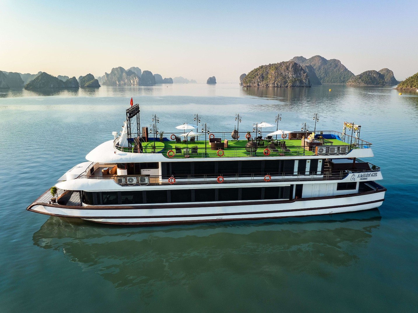 Classy Ambrose Day Cruise: Ha Long Bay, Sung Sot, Ti Top