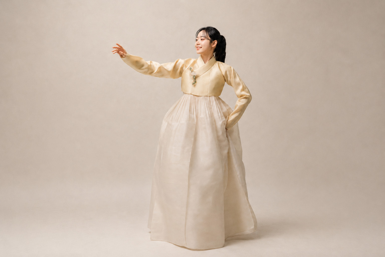 Private Korean Pansori Class, Hanbok, Tea & Live Performance, Seoul