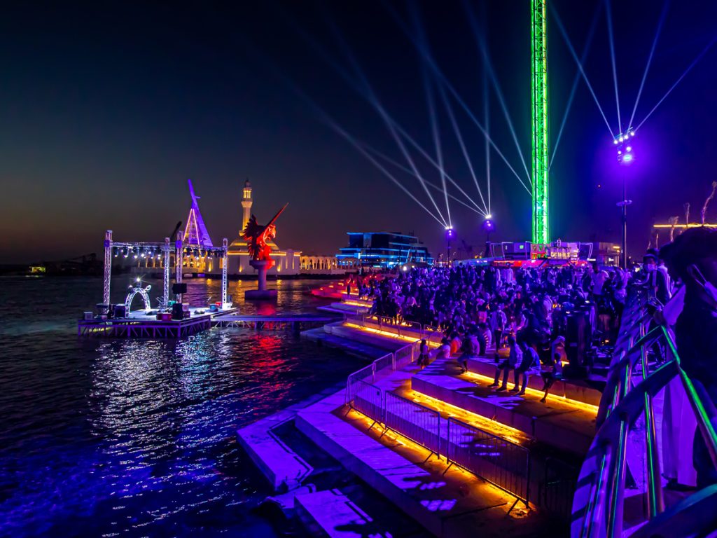 New area full of surprises called “The Art Promenade”. A quiet residential area by the sea within Jeddah’s waterfront which extends to the marina. Here is where you can experience the excitement of international events, with your family or friends.
