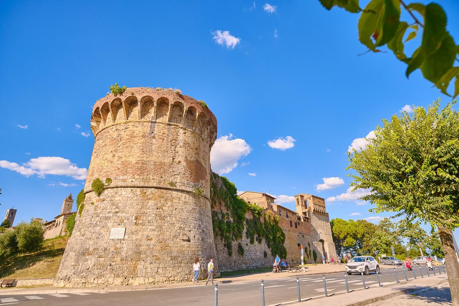 Siena, San Gimignano and Monteriggioni Tour from Florence