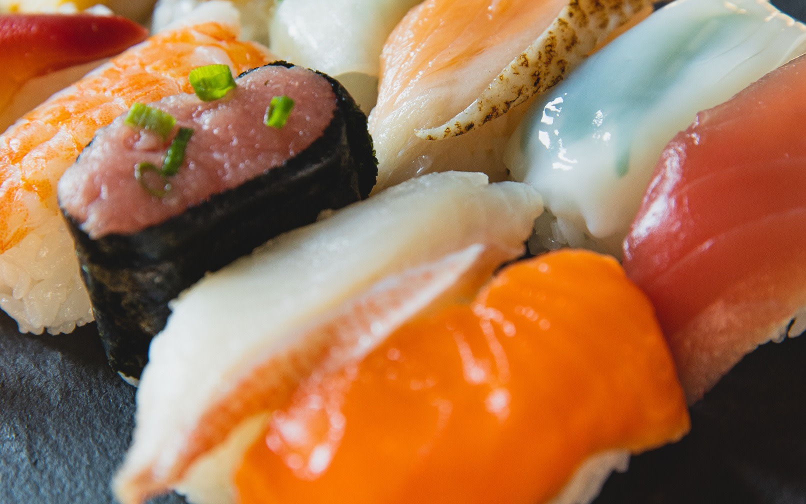 1-Day Car Tour: Nagano Obuse Art, Joetsu Sushi & Wild Onsen