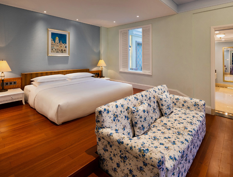 Two-bedroom, one-living room - Lakeside Pool Villa